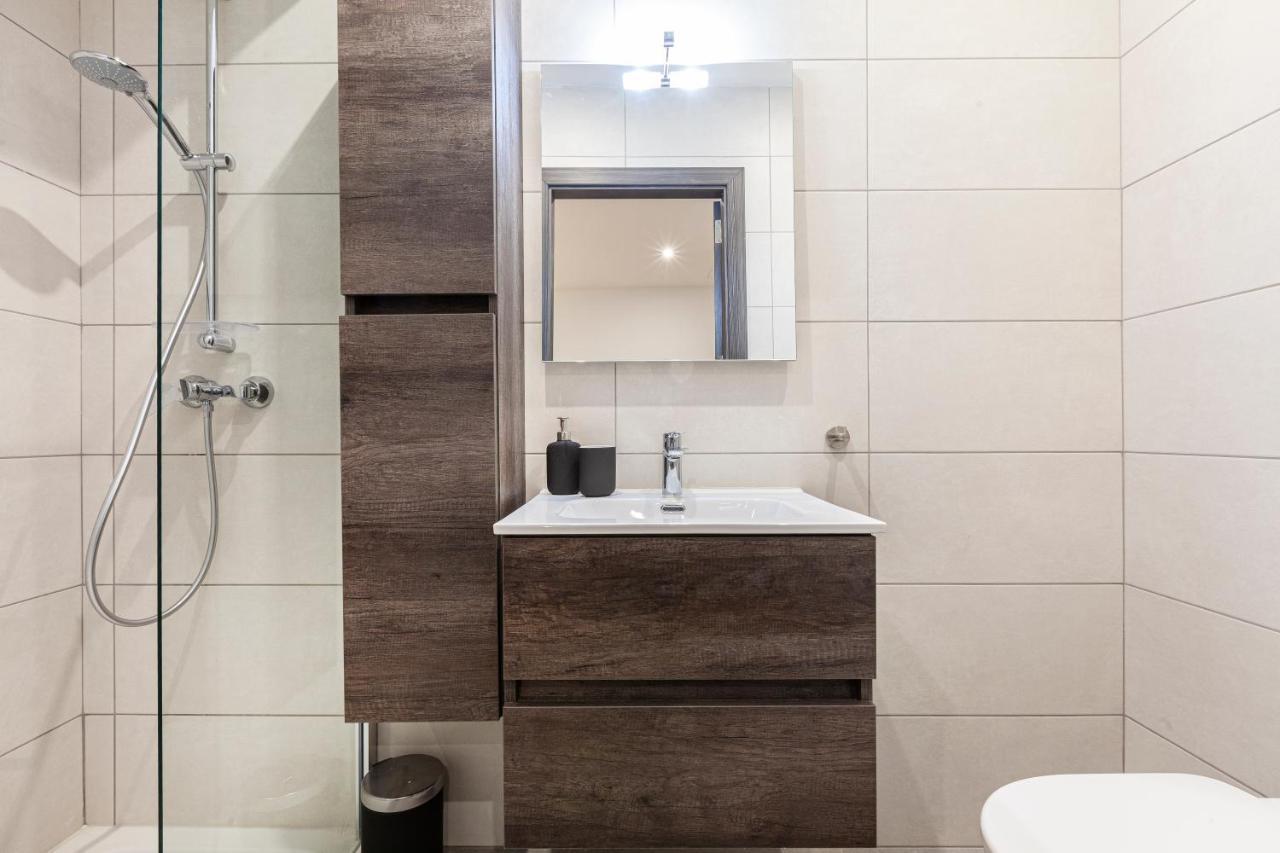 Charming,Comfortable And Centrally Located Group Accomodation Gzira Exterior photo