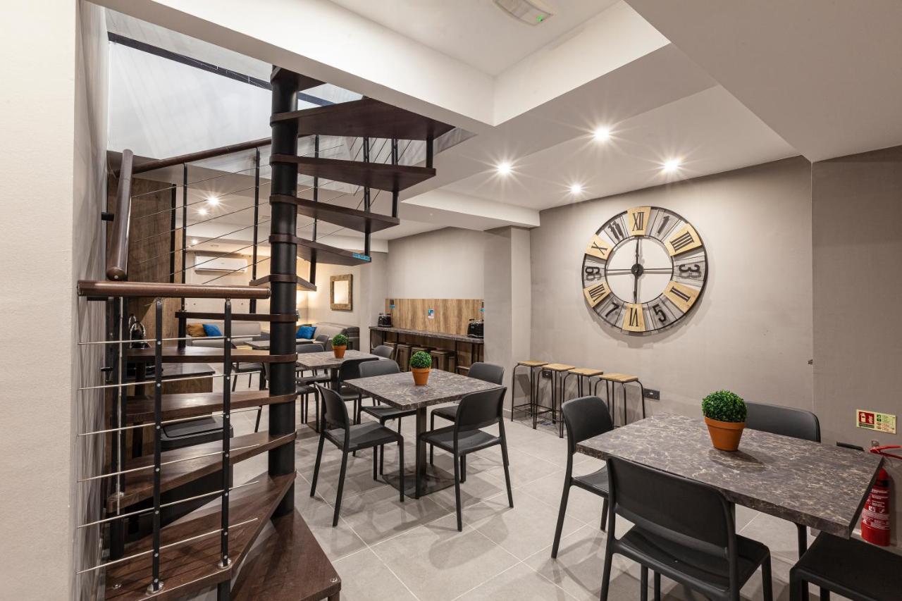 Charming,Comfortable And Centrally Located Group Accomodation Gzira Exterior photo