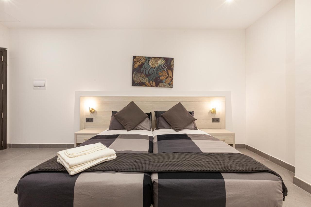 Charming,Comfortable And Centrally Located Group Accomodation Gzira Exterior photo
