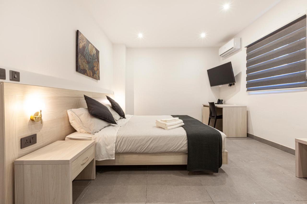 Charming,Comfortable And Centrally Located Group Accomodation Gzira Exterior photo
