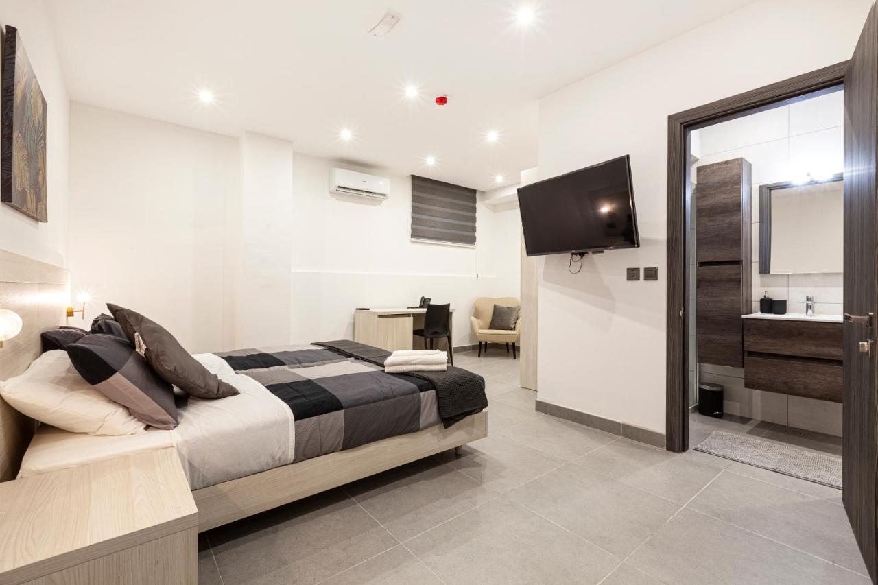 Charming,Comfortable And Centrally Located Group Accomodation Gzira Exterior photo