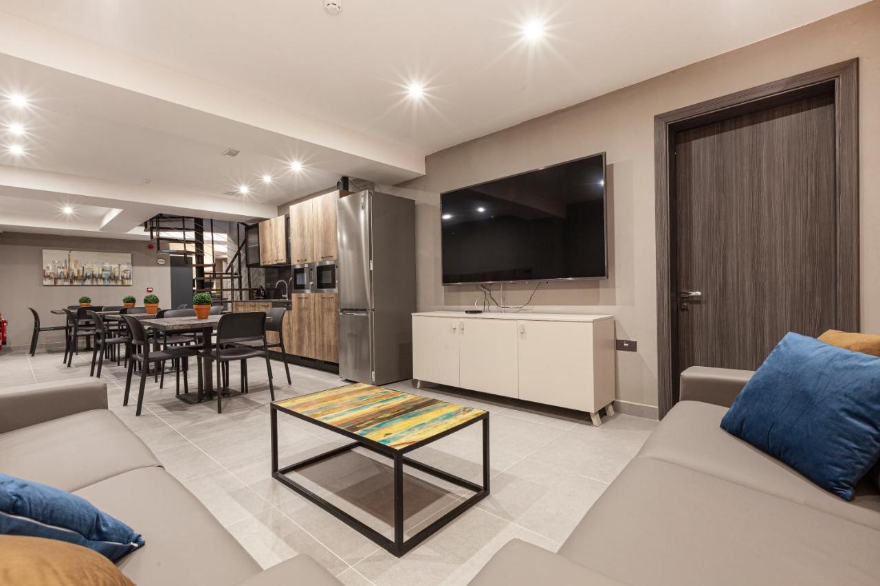 Charming,Comfortable And Centrally Located Group Accomodation Gzira Exterior photo